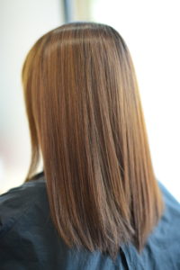 日焼けで髪色は変わる ヘアカラーの色落ち理由と予防方法とは Hair The Life